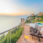 Gorgeous Apartment In Marina Manresa